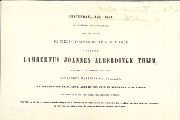 Mapje met persoonlijke herinneringen van de familie Alberdingk Thijm:
"Uitnodiging voor de begrafenis van de Heer Lambertus Joannes  AlberdingkThijm".