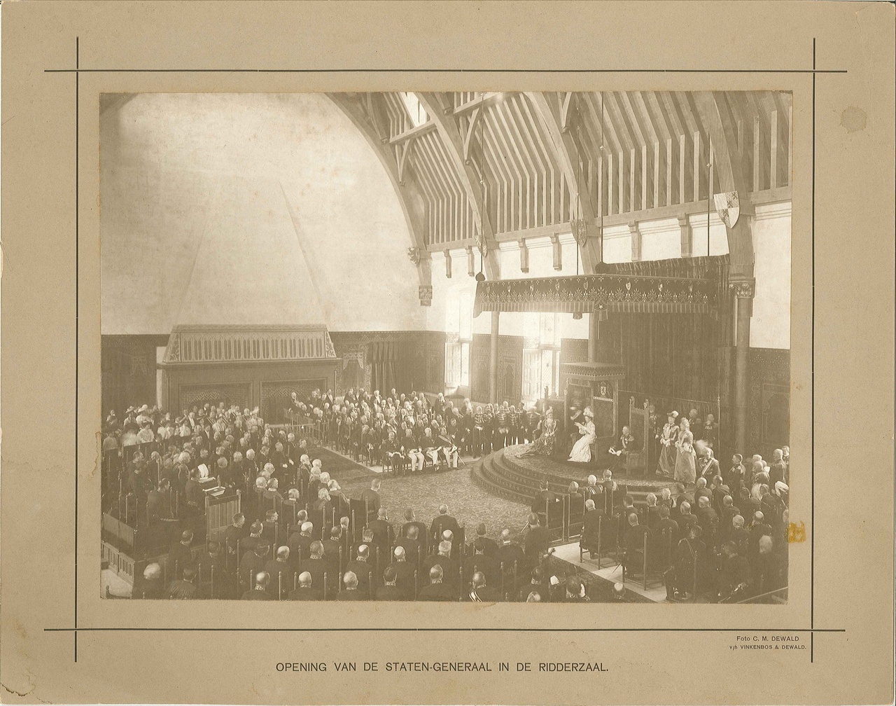 Foto van de opening van de Staten Generaal in de Ridderzaal te Den Haag