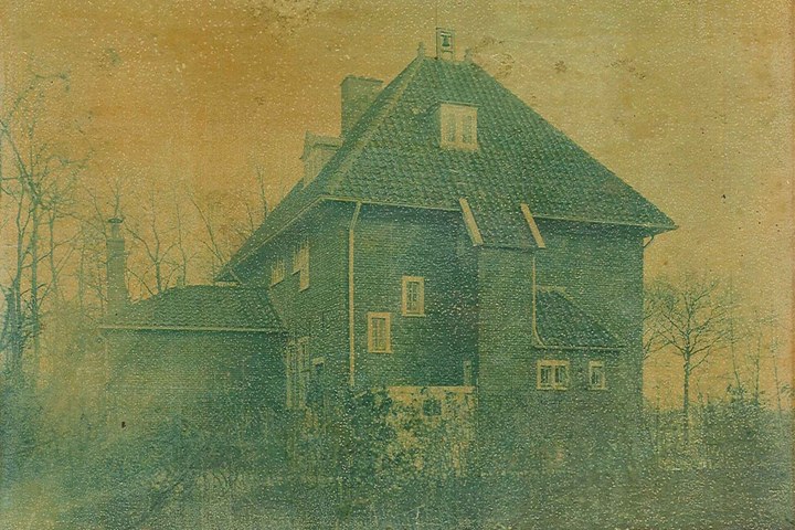 Foto van een villa.