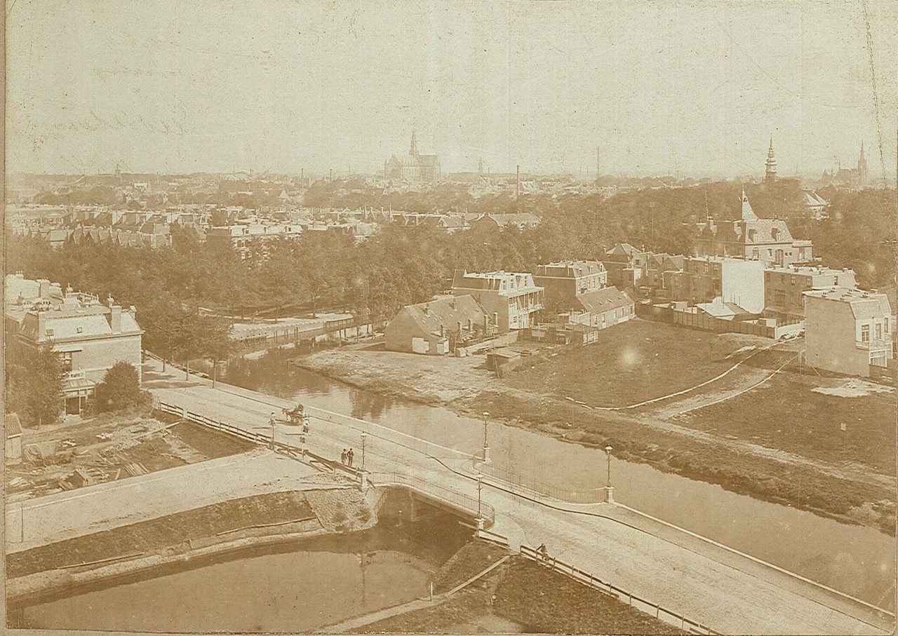 Foto van een stadsgezicht.