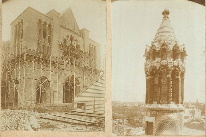 Twee foto's van de St. Bavo te Haarlem in aanbouw.