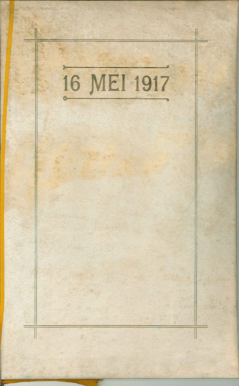 Omslag t.g.v. 90e verjaardag Dr. P.J.H. Cuypers met daarin de lijst van het personeel op 16 mei 1917.