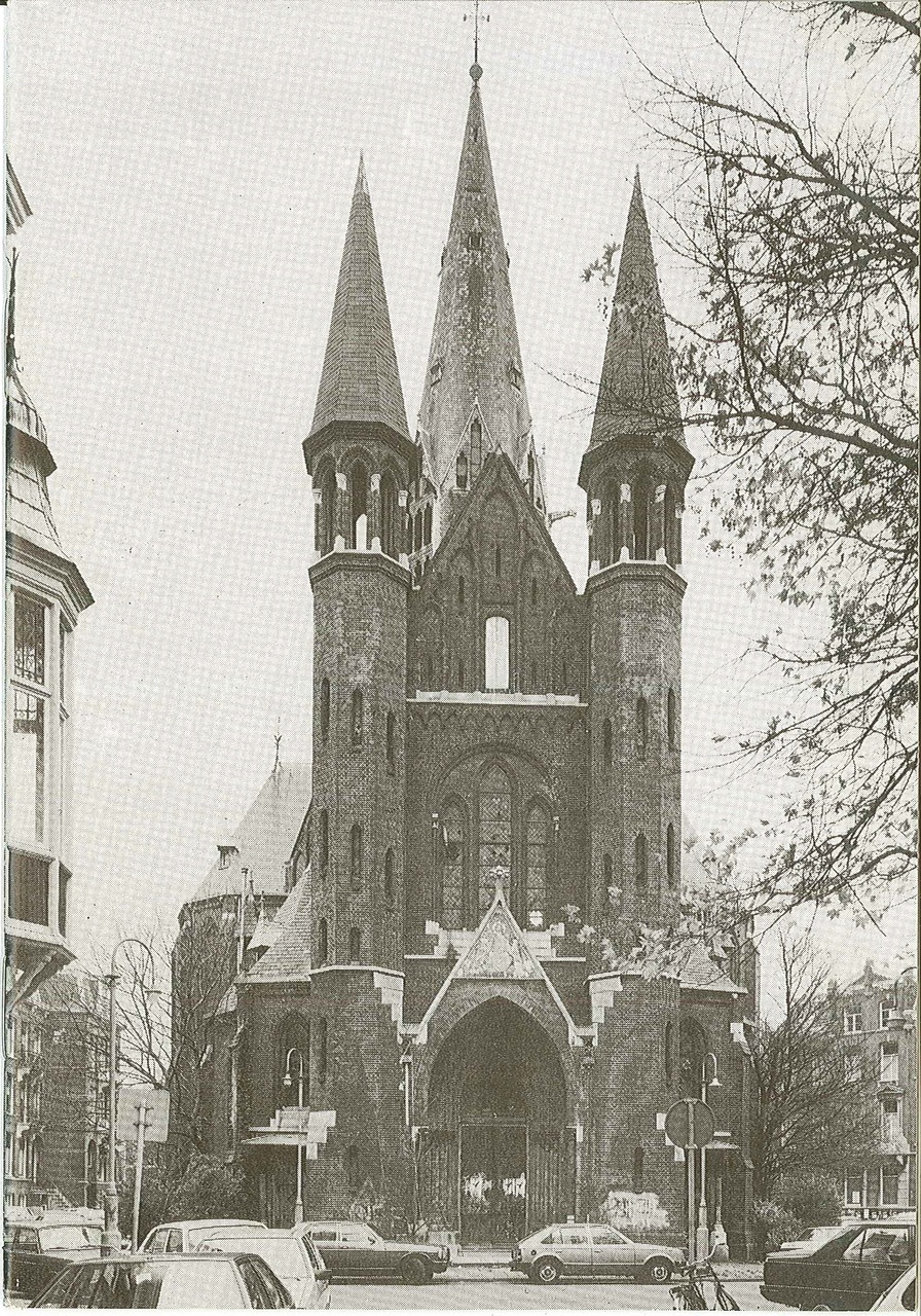 Boekje met als titel "Een toekomst voor de Vondelkerk"