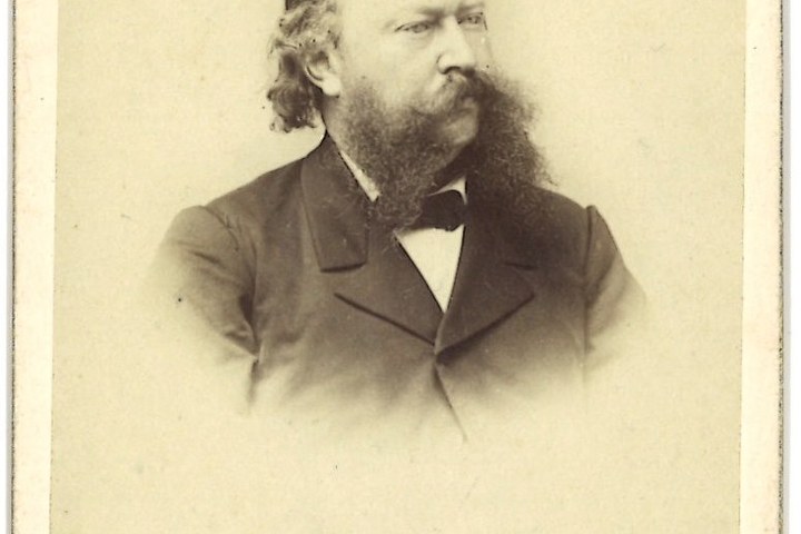 Portretfoto (carte-de-visite) van de Belgische architect Herman Jaminé