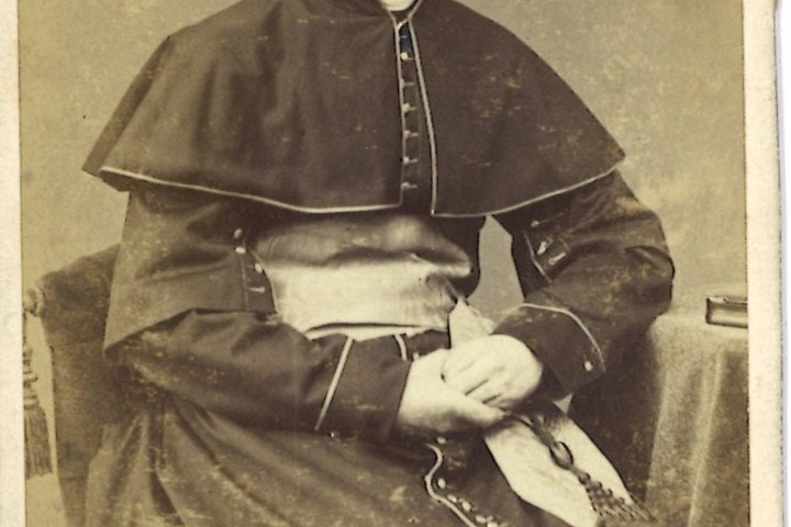 Verzameling van 51 Portretfoto's (carte-de-visite) van geestelijken: een onbekende priester.